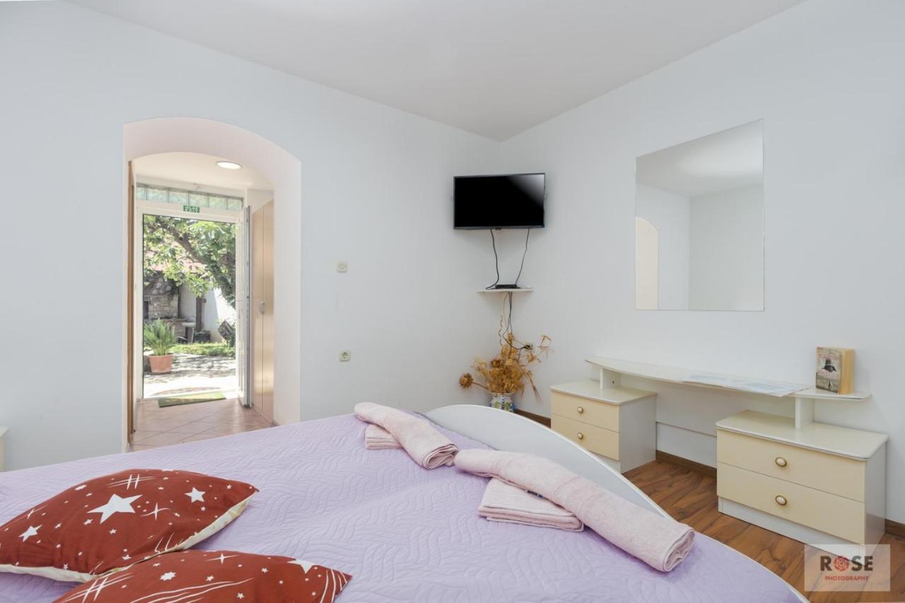 Apartment Laureta Porec Esterno foto